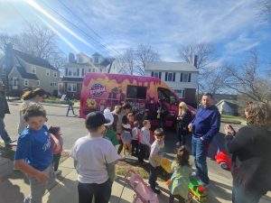 Read more about the article Make Corporate Events Memorable with Our Ice Cream Truck