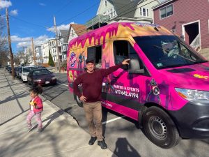 Read more about the article Book Boston Icecream Truck in Wellesley, MA | Ice Cream Truck Rental for Events